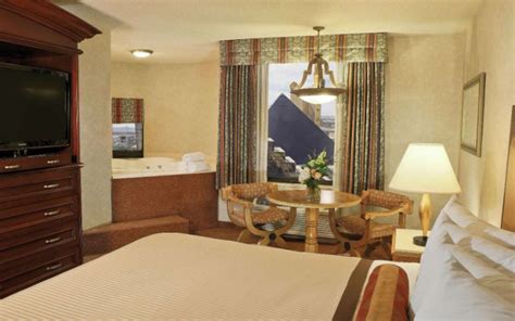 Excalibur Rooms & Suites