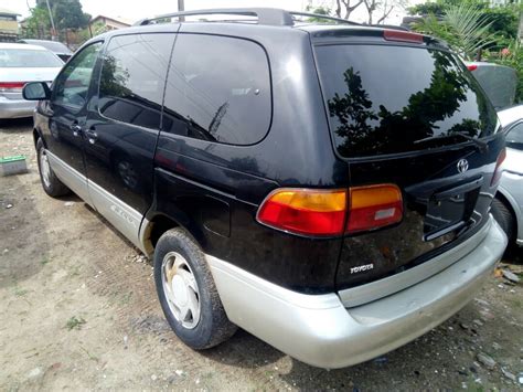 XLE Toyota Sienna 2000 Model Full Option For Sale@ 1.5m - Autos - Nigeria