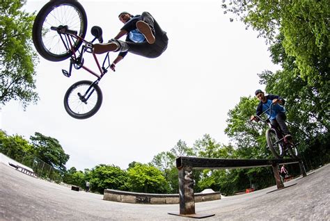 Beginner's Guide To BMX: How To Do BMX Tricks