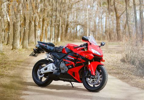 How Long Do Honda CBR 600RRs Last? (6 Examples) | Motor & Wheels