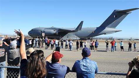 Last Boeing C-17 built in Long Beach takes flight - LA Times