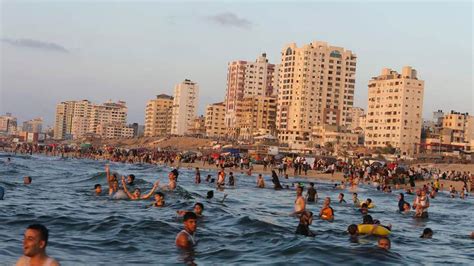 Palestinians Hit The Beach During Gaza Ceasefire | World News | Sky News