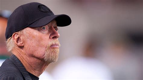 Nike founder Phil Knight retires as company’s chairman - Sports Illustrated