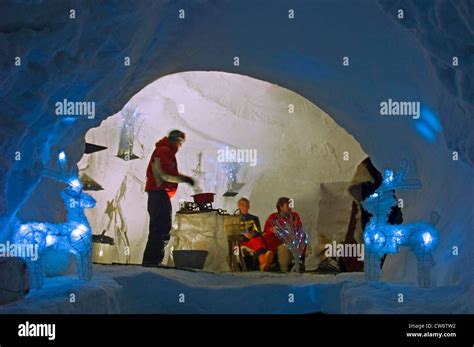 Igloo interior hi-res stock photography and images - Alamy