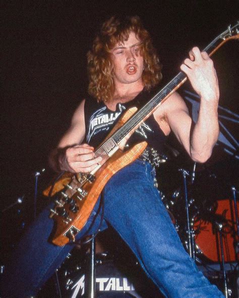 dose anyone know what guitar Dave has in this picture : r/Megadeth