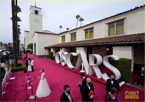 'Borat' Actress Maria Bakalova's Date at Oscars 2021 Revealed!: Photo 4548069 | Oscars Photos ...