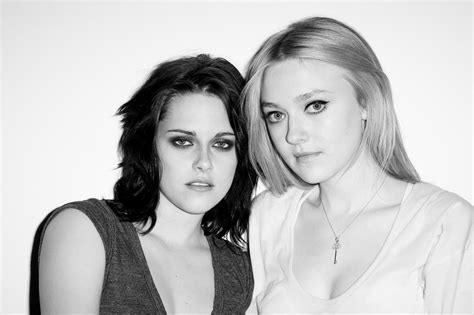 Rolling Stone - Kristen Stewart and Dakota Fanning Photo (11962627) - Fanpop