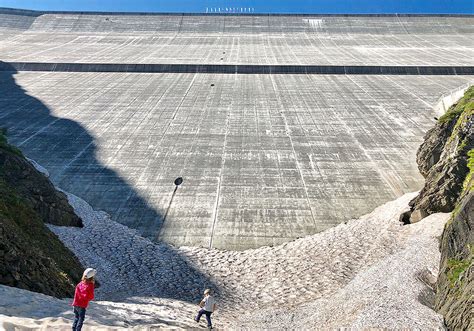 Hike at la Grande Dixence Dam - Valais | Packed Again