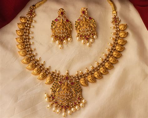 Breathtaking Antique Jewellery Designs You Can't Miss! • South India Jewels