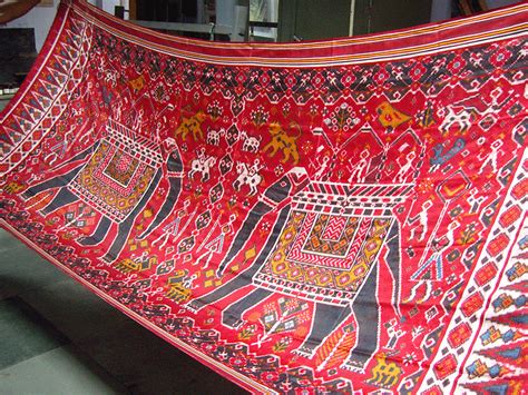 Gujarati Sarees: Gharchola, Bandhani And More | Utsavpedia