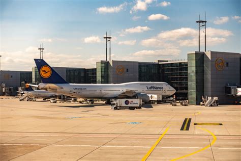 Review: Lufthansa A319 Business Class | Milesopedia