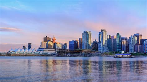 Panoramic view of Vancouver skyline at sunset, British Columbia, Canada | Windows Spotlight Images