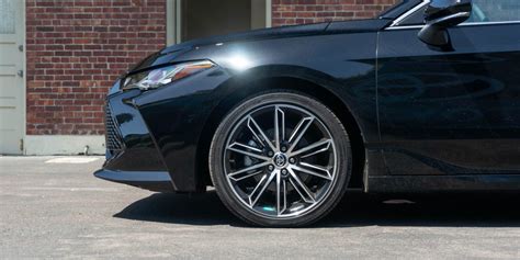 2019 Toyota Avalon First Drive Review: Looks weird, but it’s better across the board - CNET