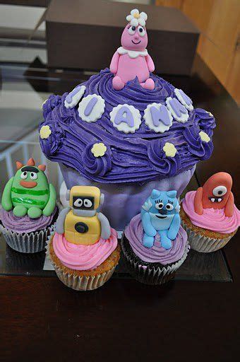 Yo Gabba Gabba! by Whisk Upon A Star, via Flickr Cupcake Birthday Cake, Cupcake Cakes, Cupcakes ...