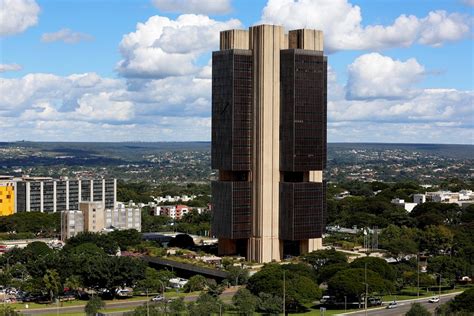 BANCO CENTRAL DO BRASIL, 1981, Hélio Ferreira Pinto Architecture : r ...