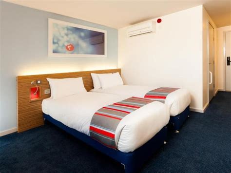 Travelodge Wellington Somerset, Bradford-on-Tone | 2021 Updated Prices, Deals