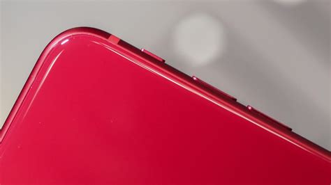 Hands-on with Apple's new red iPhone 8 and 8 Plus - CNET