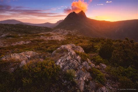 Cradle Mountain doing its best volcano impersonation! - Tasmania 360