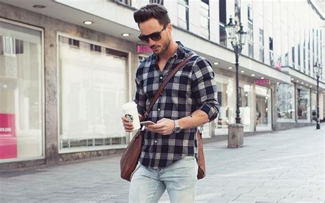 Top 4 Ways to Style Men's Flannel Shirts
