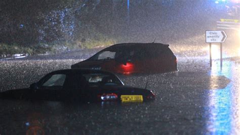 Heavy rain causes flooding on the Isle of Wight | ITV News Meridian