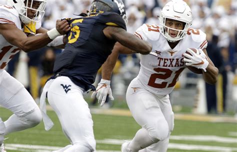 Two Texas running backs enter NCAA transfer database