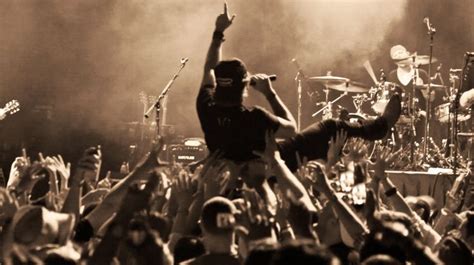 Crowd Surfing - HeadBangers Lifestyle