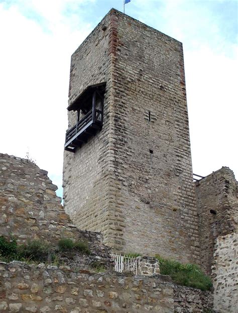 Bergfried - Ancient and medieval architecture