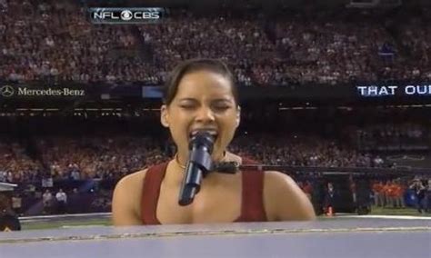 Alicia Keys Sings the National Anthem - Superbowl 2013 (VIDEO) (POLL)