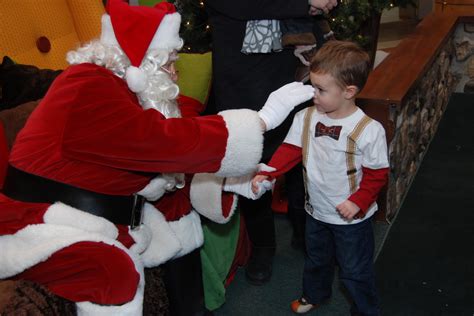 FROM THE DESK OF SARA: 2011: A visit with Santa (@ Carlingwood Mall)!