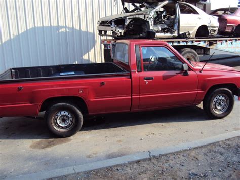 1987 TOYOTA PICK UP TRUCK REGULAR CAB STANDARD MODEL 2.4L CARBURETOR MT ...