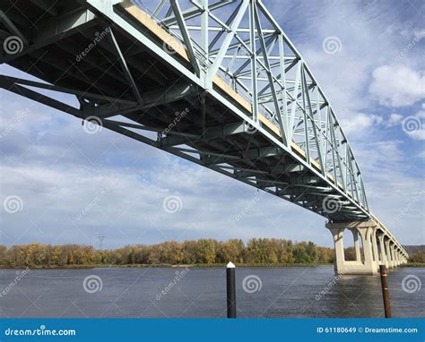 Bridge Over the Misssissippi Stock Image - Image of bluff, water: 61180649