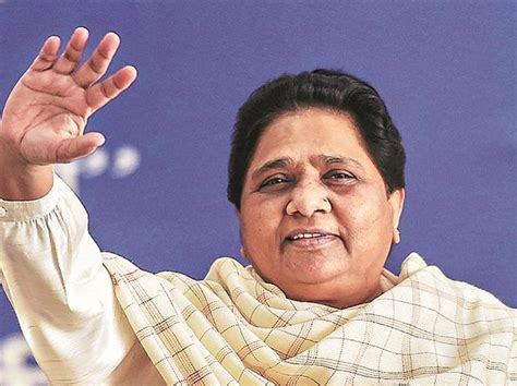 Mayawati lashes out at Kamal Nath for derogatory comment on BJP leader