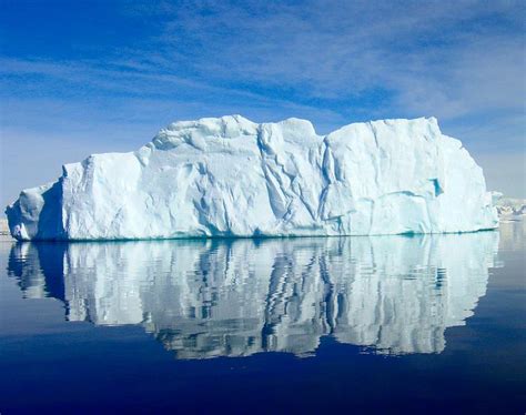 File:Antarctic Iceberg 18.jpg - Wikimedia Commons