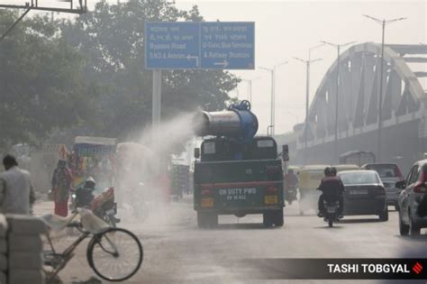 Delhi witnesses heavy smog as air quality turns ‘severe’ | India News ...