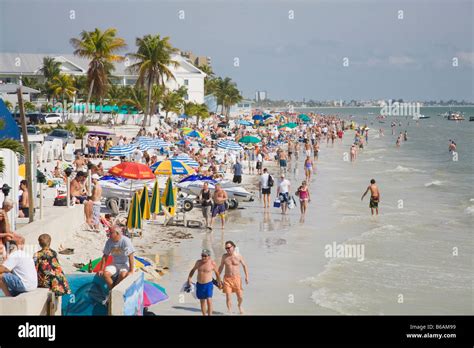 Spring break and vacation crowds on Fort Myers Beach on the southwest ...