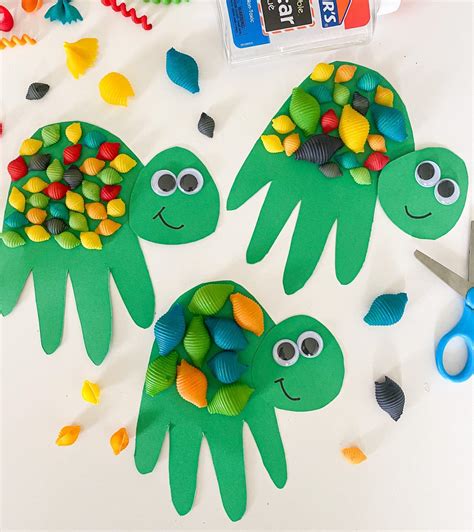 10 CUTE Turtle Crafts for Preschoolers - ABCDee Learning