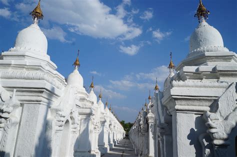 White Kuthodaw Pagoda, Kuthodaw Pagoda Travel Photos, Pictures of Kuthodaw Pagoda Mandalay ...