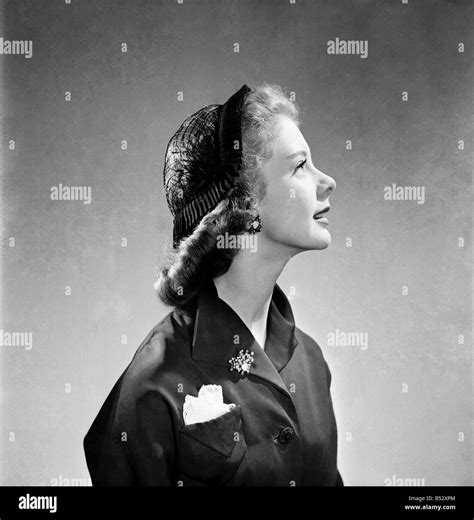 Veiling fashion Black and White Stock Photos & Images - Alamy