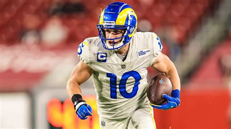 Cooper Kupp puts defense in spin cycle on 24-yard catch and run vs. Buccaneers