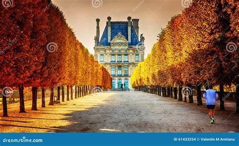 Autumn in Paris editorial stock image. Image of jardin - 61433254