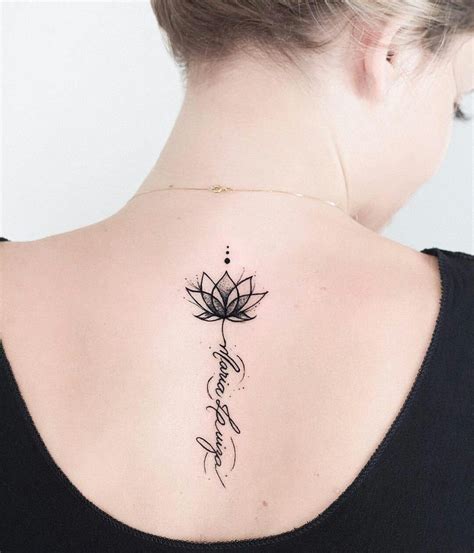 Tatuagem flor de lótus feminina: Significado e 25 fotos para inspirar