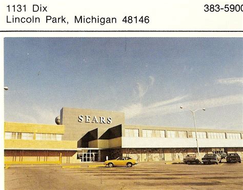 Vintage Photo: Lincoln Park Sears (1970s)