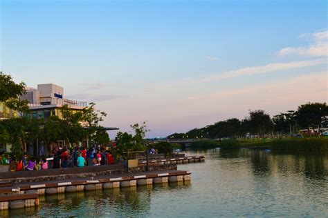 Travels, Food and Beauty: TRAVELS: Nuvali Sta. Rosa Laguna