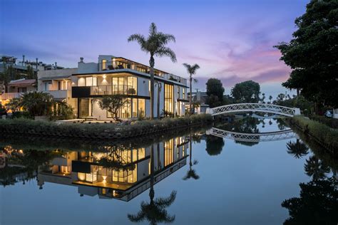 Venice Beach canals home at 2218 Grand Canal exterior night shot » Digs.net