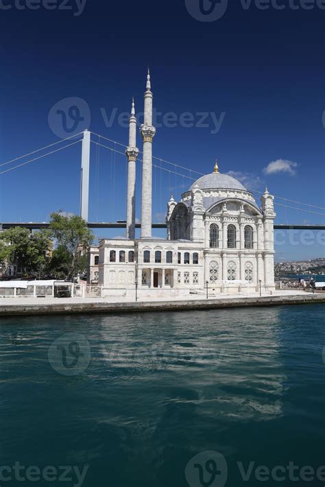 Ortakoy Mosque in Istanbul 10295831 Stock Photo at Vecteezy