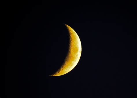 Yellow Crescent Moon | catalano82 | Flickr