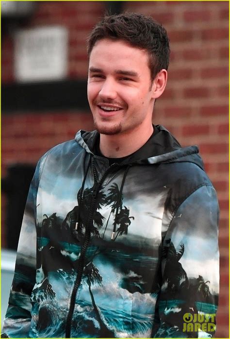 Liam Payne Shows Off His Tropical Style While Out in London: Photo ...