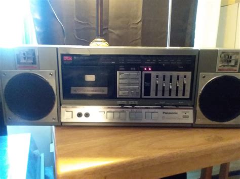 Just got this panasonic boombox today, any idea what year??? Im ...