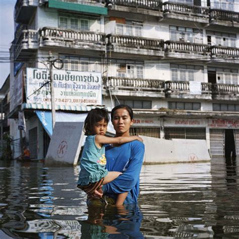 Flood Victims Photographed by Gideon Mendel