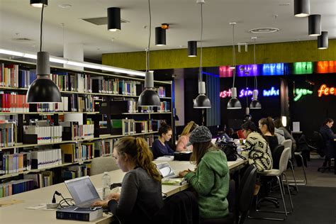 Deakin Uni Burwood Library | Builtworks